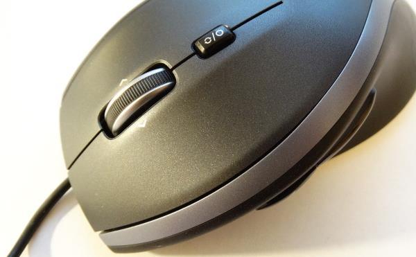 达尔优鼠标DPI调节设置