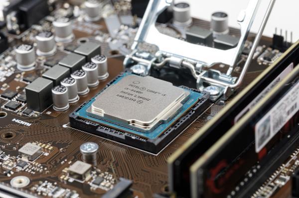 i7与i9处理器性能差异对比：选哪款更适合你？